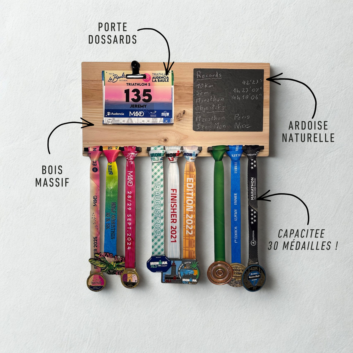 Porte-médailles avec porte-dossard pour exposer médailles et souvenirs de course