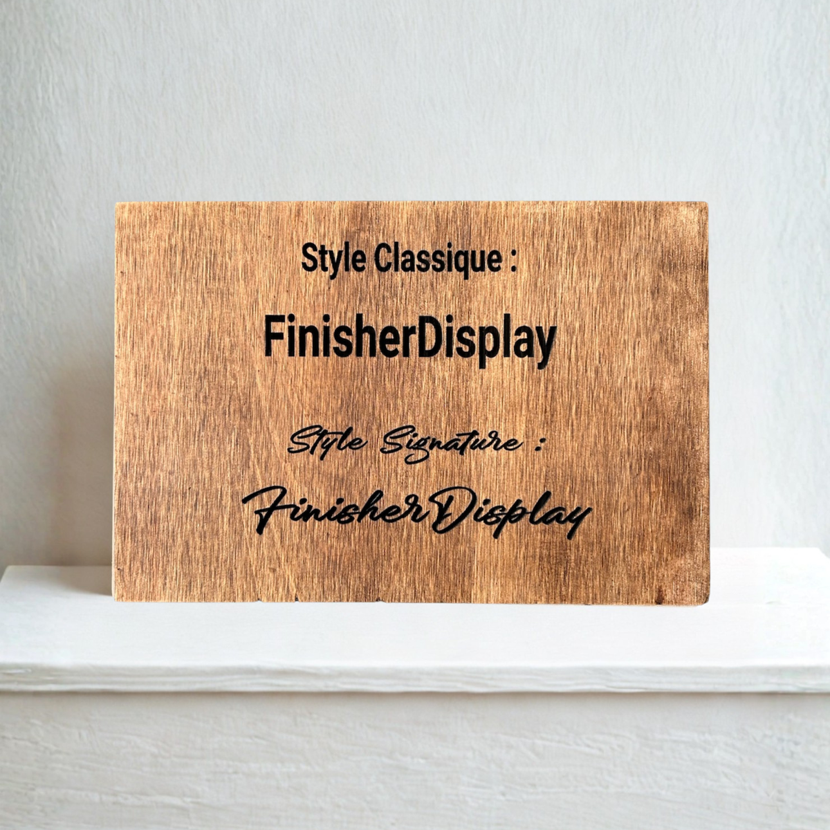 Dos du support médailles avec gravure personnalisée et fabrication artisanale française