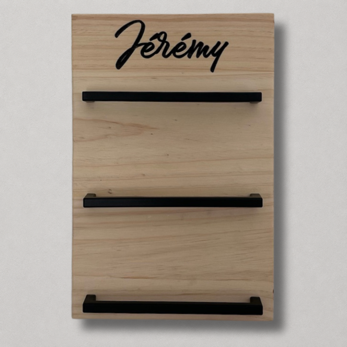 Gravure personnalisée sur support médailles en bois